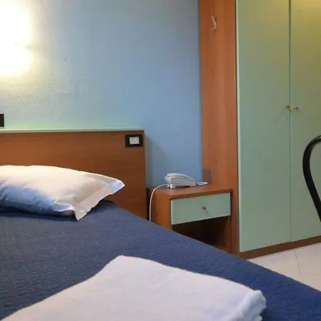 호텔 메르쿠리오 2*